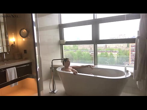 ❤️ Tremenda nena masturbando apasionadamente su coño en el baño ❤️ Video de sexo en es.dreamypassionatespotlight.ru ❌️