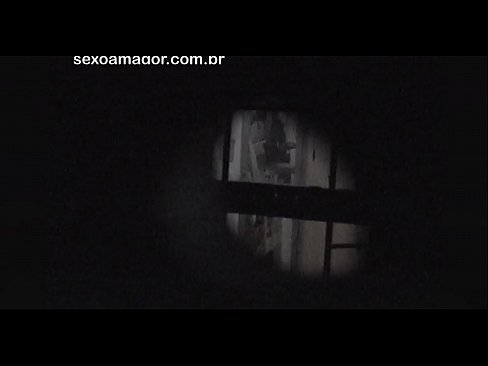 ❤️ Rubia es grabada en secreto por un voyeur del barrio escondido detrás de unos ladrillos huecos ❤️ Video de sexo en es.dreamypassionatespotlight.ru ❌️